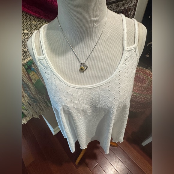 Elegant White Lace Tank Top Large - Picture 3 of 5